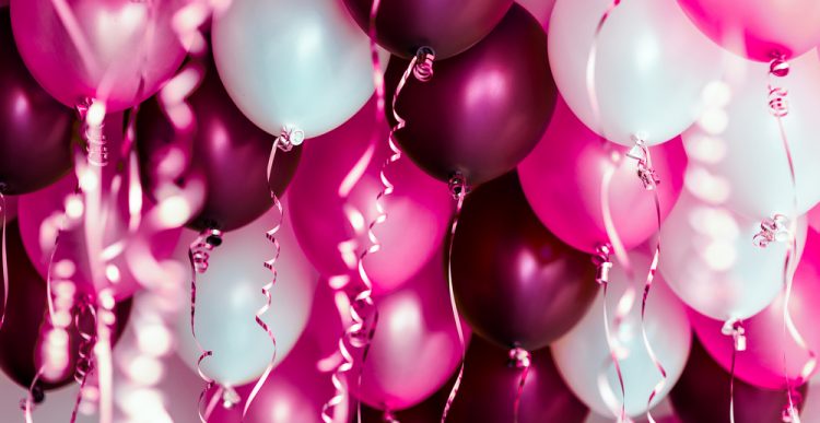 Skapa magi med ballongtak för alla typer av fester